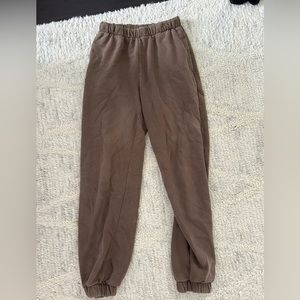 Brandy Melville Rosa sweatpants brown
